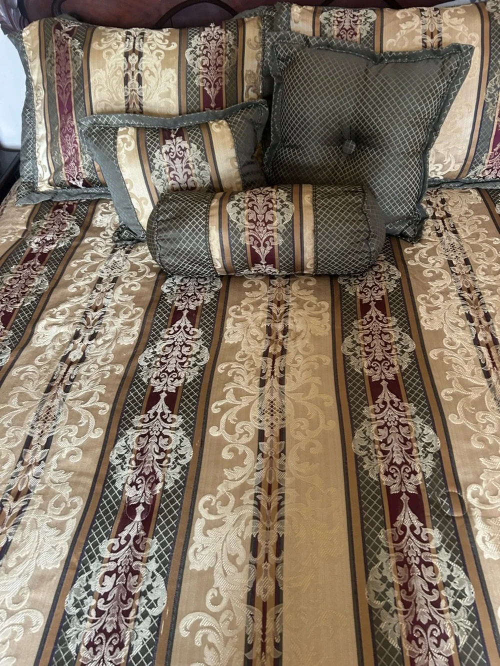 Full/ Queen Elegant Striped Damask Comforter Set in Gold, Burgundy, and Green